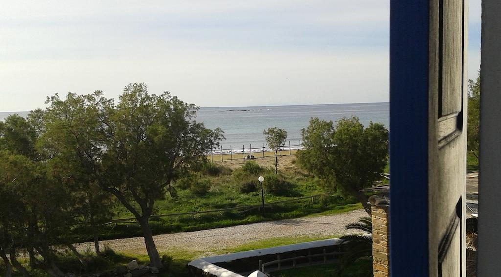 Nostos Beachfront Apartments & Studios Agios Ioannis  Bagian luar foto