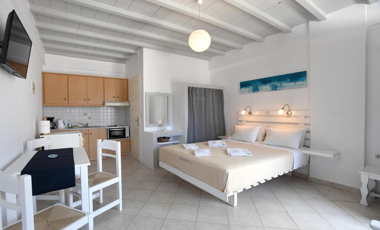 Nostos Beachfront Apartments & Studios Agios Ioannis  Bagian luar foto