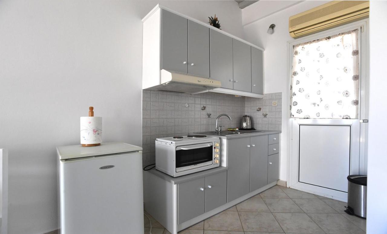 Nostos Beachfront Apartments & Studios Agios Ioannis  Bagian luar foto